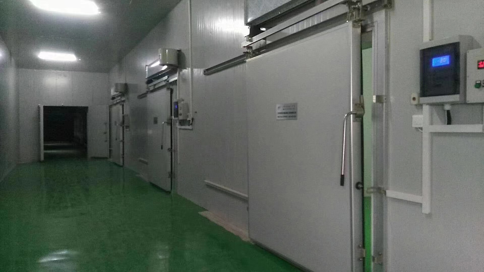 如何確保冷庫內(nèi)的溫度在安全范圍內(nèi)？